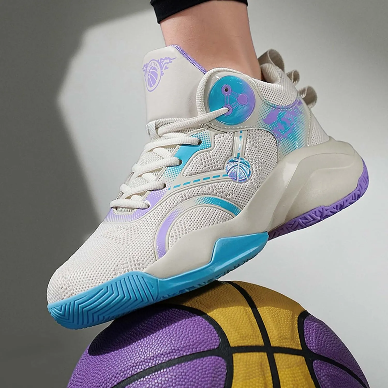 Mens Basketball Shoes Lace Up Mid Basketball Shoes Anti Slip High Elastic Running Shoes Lightweight Soft Sneakers Wear-Resistant Durable Casual Athletic Shoes Outdoor Travel Shoes
