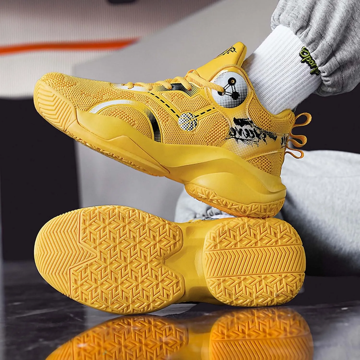 Mens Basketball Shoes Lace Up Mid Basketball Shoes Anti Slip High Elastic Running Shoes Lightweight Soft Sneakers Wear-Resistant Durable Casual Athletic Shoes Outdoor Travel Shoes