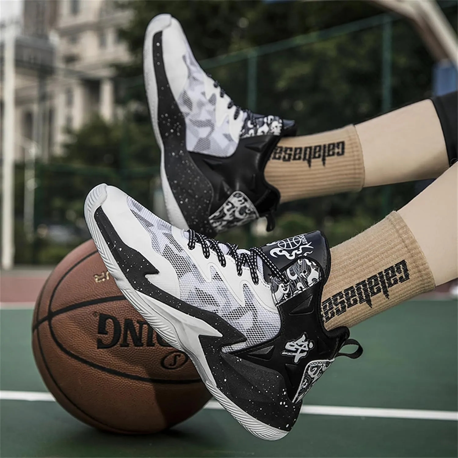 Men's Lace Up High Top Fashion Basketball Shoes with Arch Support Lightweight Non-Slip Running Tennis Sneakers Classic Sports Shoes